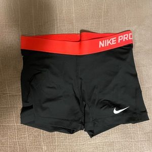 Women’s Black NIKE PRO Shorts Size LARGE